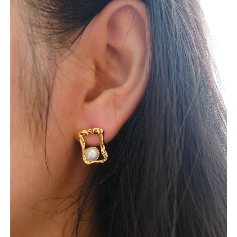 Genuine Fresh Water Pearl Pink Luster Earrings Elegant Gold Frame Earrings - Picture 8 of 8
